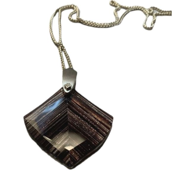 KENDRA SCOTT "Aislinn" Necklace and "Astoria" Earrings in Brown Dust - Picture 6 of 16